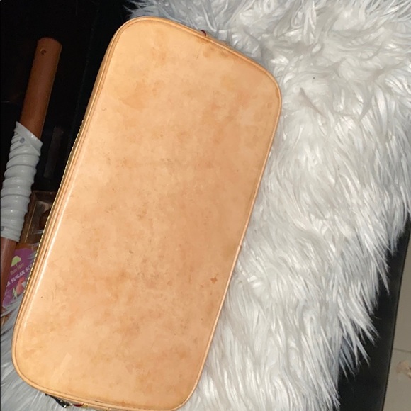 Louis Vuitton Alma - Picture 11 of 14